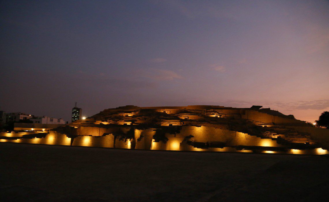 huaca pucllana at night cosas.pe huaca pucllana at night