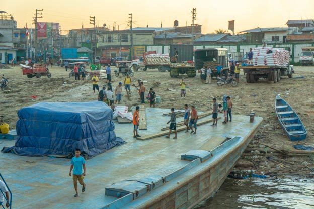 cargo ship iquitos - pucallpa