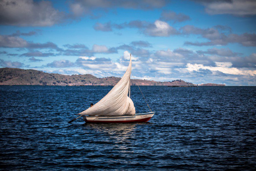 canoe-tour-late-titicaca