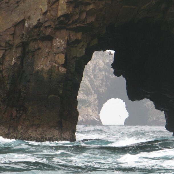 paracas travel