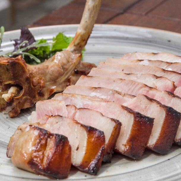Entrañable 'Tomahawk de Chuleton de Cerdo Duroc