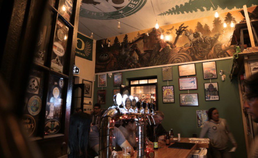 Bar scene Chelawasi