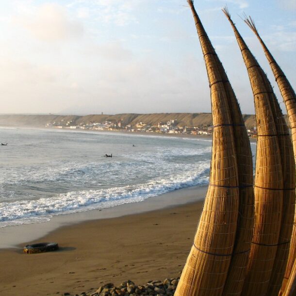 caballitos de totora trujillo