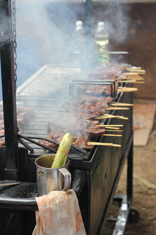 street-food-anticuchos-Peru