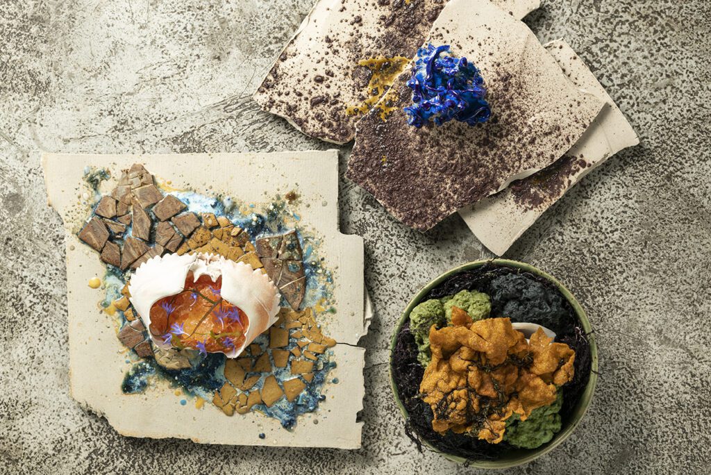 Central Restaurant Plate Black Rocks by Ken Motohasi