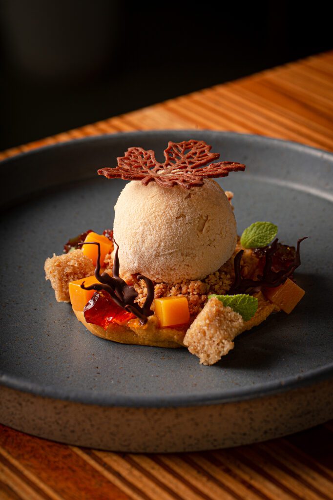 Cosme. Loche and Brazil nut dessert | Photo: Cosme