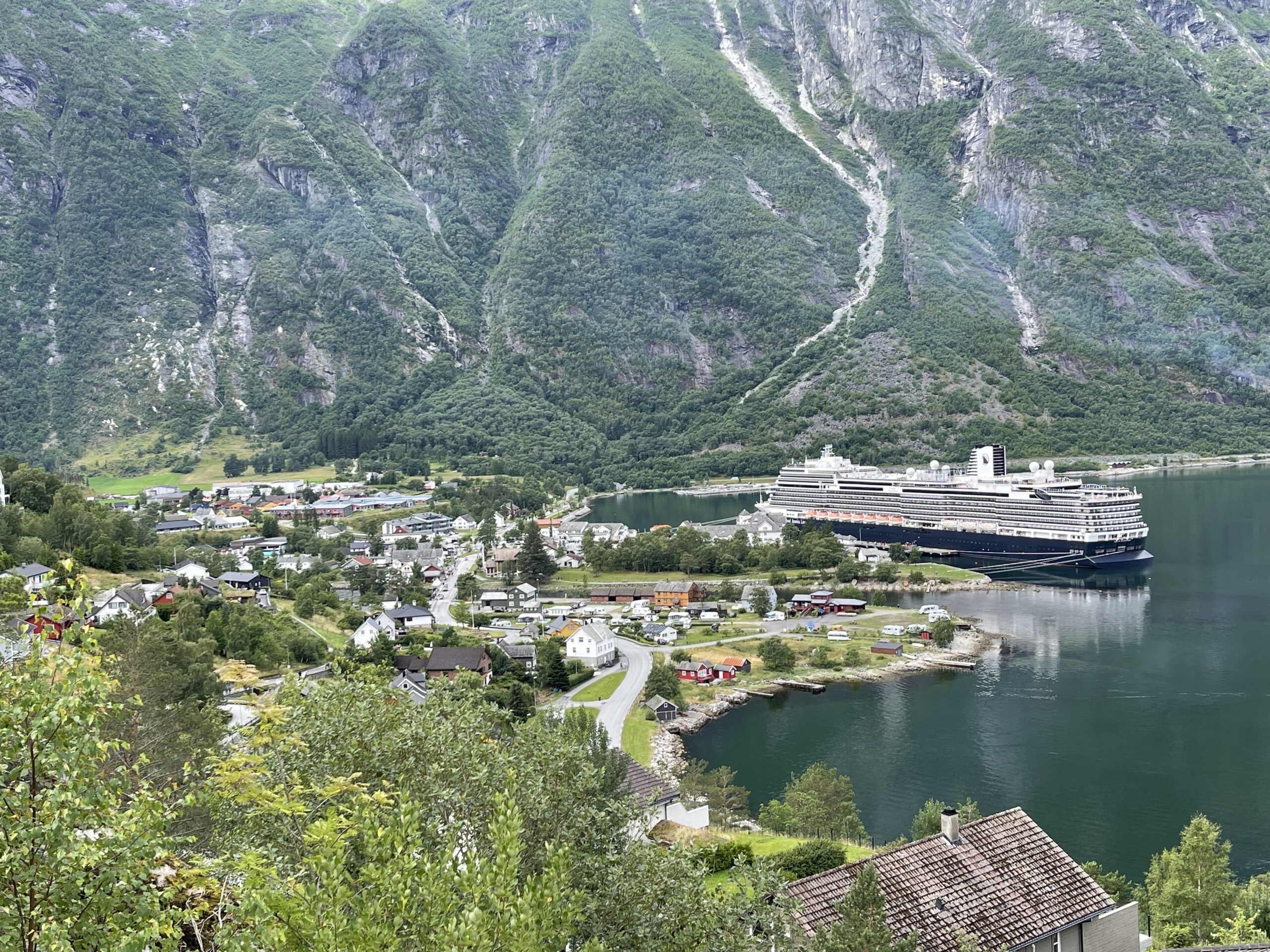 Cruising-from-Peru-Fjord