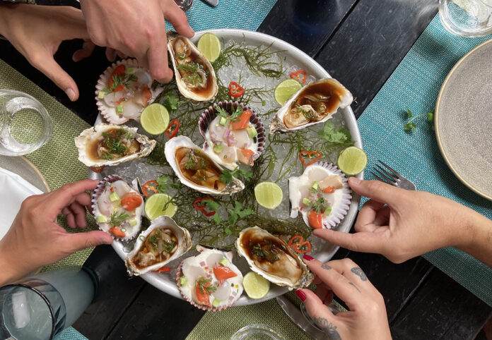 la mar oysters and scallops