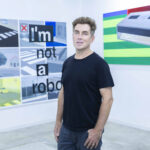 “I’m Not a Robot”: Steven Fridman’s Take on Digital Life Arrives in Lima